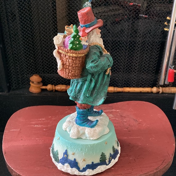 Vintage Santa music box plays "Santa Close coming to town. - Picture 3 of 6